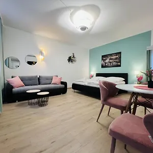 Wf-apartment Westbahnhof Bécs